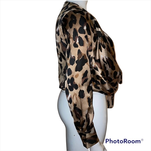 Leopard print layered wrap blouse - Picture 4 of 5